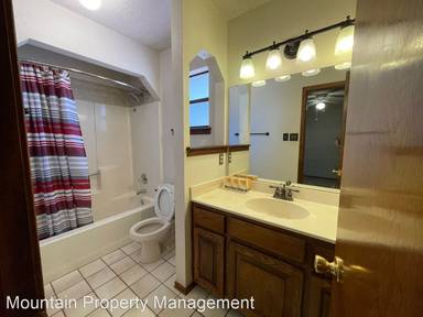 Main picture of 211 Teakwood Dr