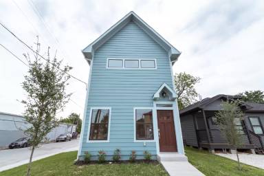 Main picture of 1617 Dumble St