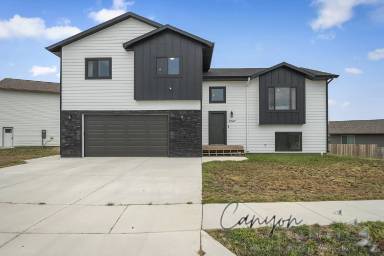 Main picture of 5847 Weatherby Loop