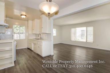Main picture of 145 N La Peer Dr