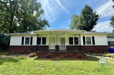 Main picture of 125 White Oak Dr