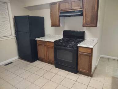 Main picture of 180 E Walnut Ln