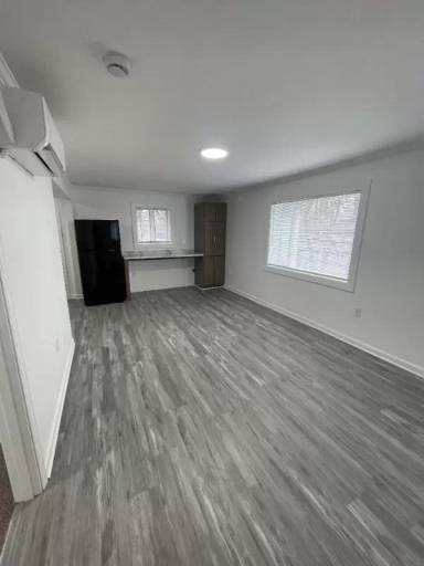 Main picture of 219 N Davison St