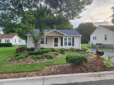 Main picture of 1823 Wood Ave