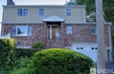 Main picture of 9 Peck Ave