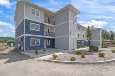Main picture of 421 S McKinnon Rd