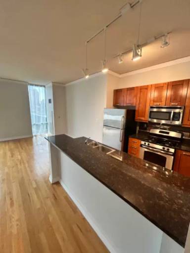 Main picture of 170 W Polk St