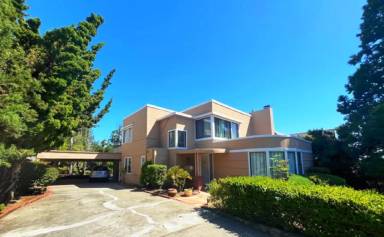 Main picture of 2910 Hillside Dr