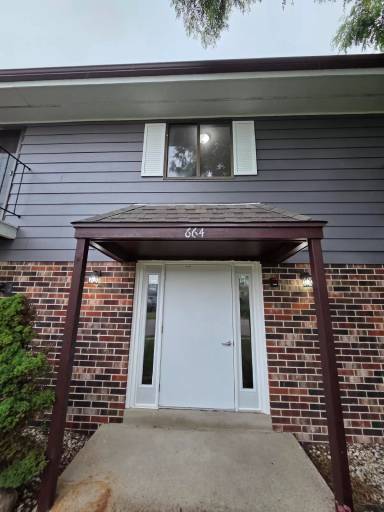 Main picture of 664 W State St