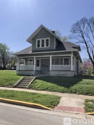 Main picture of 206 W Washington St