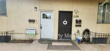 Main picture of 1328 S Michigan Ave