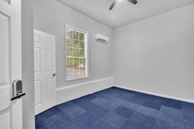 Main picture of 8325 Springhead Ln