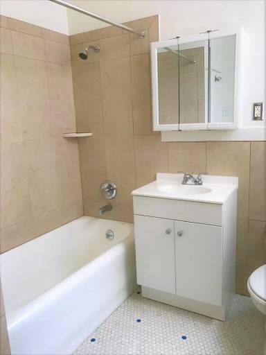 Main picture of 2490 California St