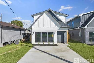 Main picture of 2103 Avenue B