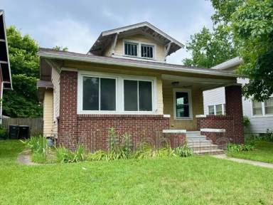 Main picture of 749 S Ironwood Dr