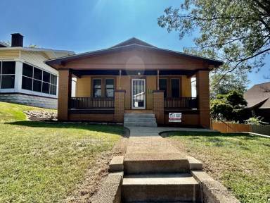 Main picture of 2724 Marion Ave