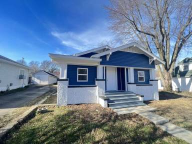 Main picture of 2231 N Rogers Ave