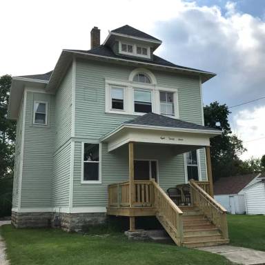 Main picture of 827 Cherry St