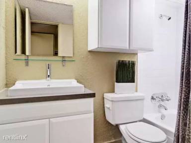 Main picture of 3310 Red River St