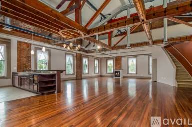 Main picture of 401 W Main St