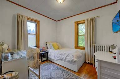 Main picture of 1756 Saint Clair Ave