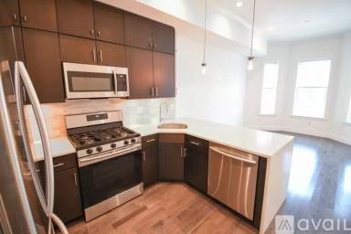 Main picture of 134 Warren St