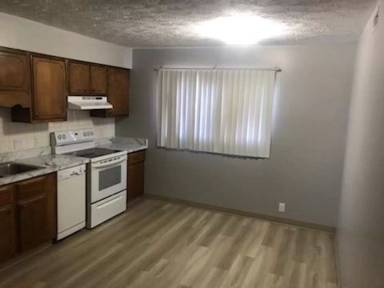Main picture of 1725 N Iowa Ave