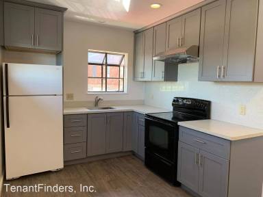 Main picture of 19 Holcomb Ct