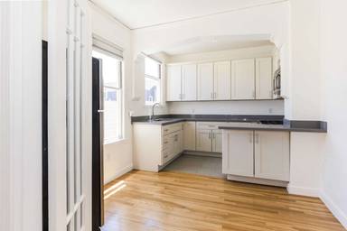 Main picture of 2625 Franklin St