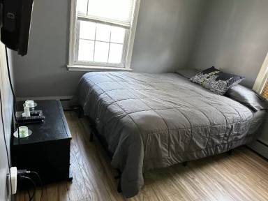 Main picture of 716 Putnam Ave