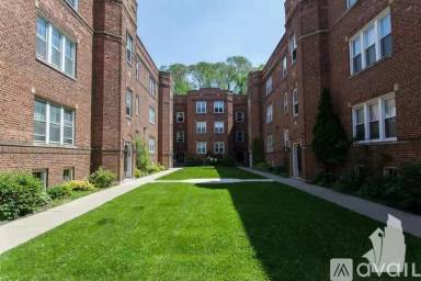 Main picture of 3521-29 N Broadway Apartments