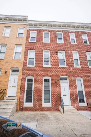 Main picture of 1033 N Broadway