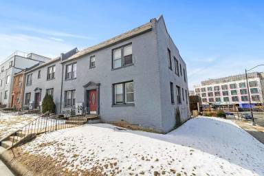 Main picture of 1150 17th St NE