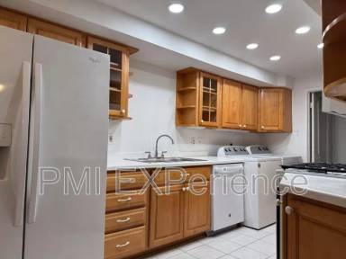 Main picture of 10246 Prince Pl