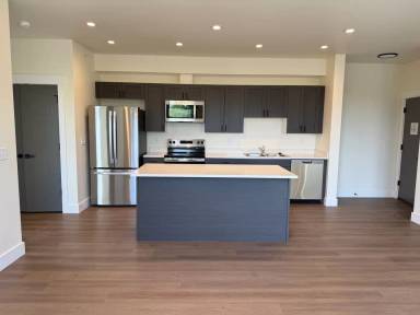 Main picture of 707 Victory Ln