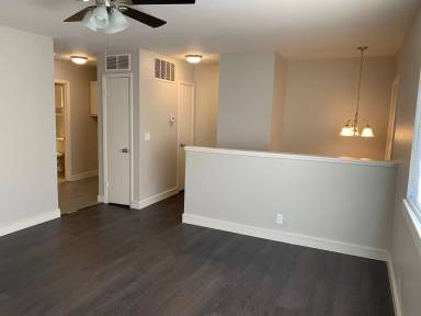 Main picture of 2330 W Savannah St