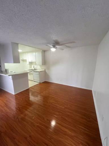 Main picture of 4424 Woodman Ave