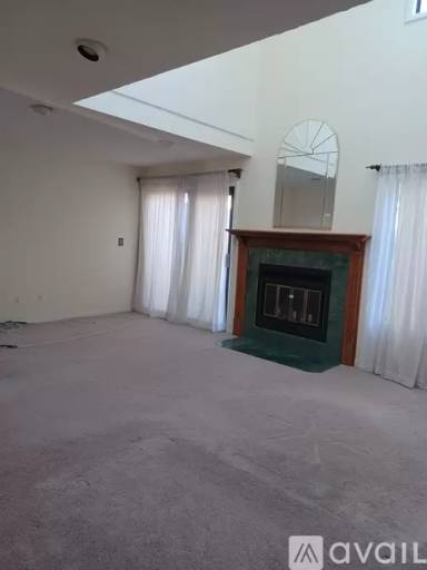 Main picture of 4 Isabel Ct