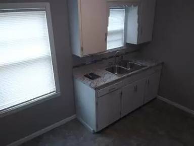 Main picture of 2024 W Irving St