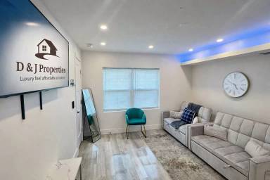 Main picture of 617 Riverview Blvd