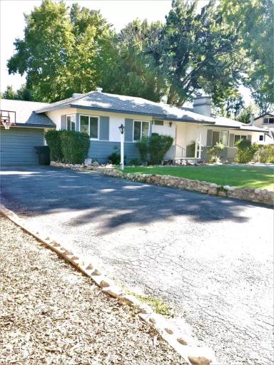 Main picture of 2750 Highland Dr