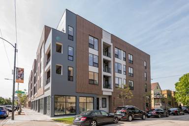 Main picture of 2405 W Hutchinson St