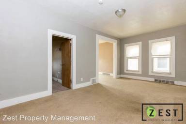 Main picture of 1045 Junction St