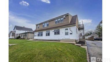 Main picture of 1835 E Tripoli Ave