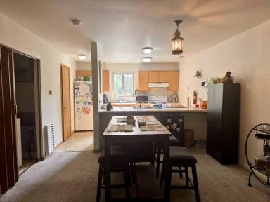 Main picture of 302 S Busey Ave