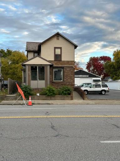 Main picture of 623 E Main St