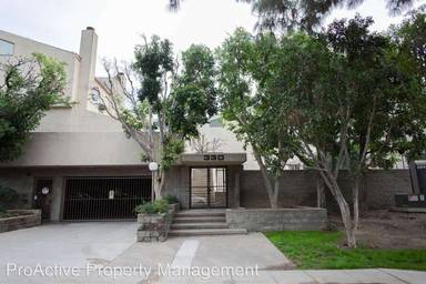 Main picture of 330 N Maple St