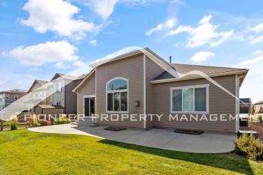 Main picture of 6758 Black Saddle Dr