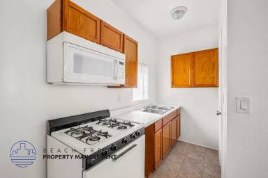 Main picture of 1935 Myrtle Ave