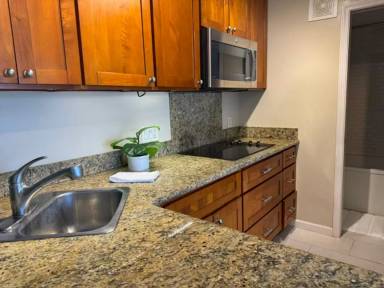 Main picture of 1459 Pele St